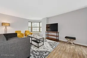 New Chic 1br in Gold Coast By Reserve Rentals - Image 2