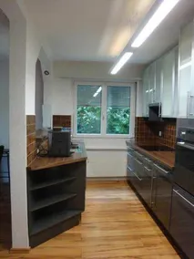 Apartments in Leafy Suburb - Image 3