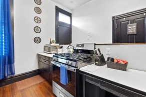 Charming Studio on Cherokee Street - JZ Vacation Rentals - Image 3