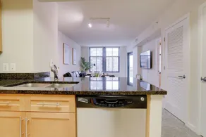 Walkable Alexandria Apts - Image 2