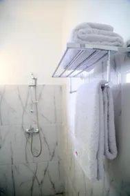 Reliance Hotel by OYO Rooms - Image 2