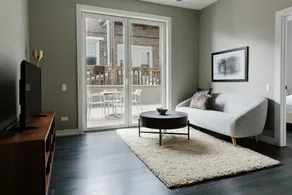 Sunny Lakeview Suites by Sonder - Image 1