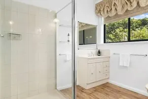 The Bay Waterfront home 10 min to CBD Sleeps 9 - Image 5