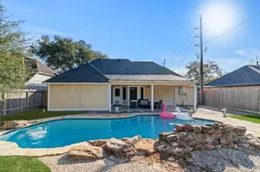 Pool Villa- Near Airport & Downtown, Fire Pit, Foosball - Image 2
