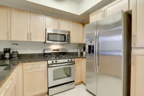 Nice Apt Great Views in Pentagon City - Image 4