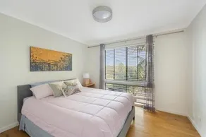 5 bedroom Terrigal beach home with district views - Image 2