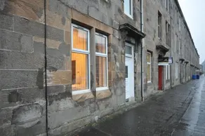 5 Wallace Street - Image 5