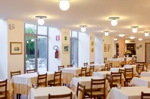 Idania Hotel - Image 2