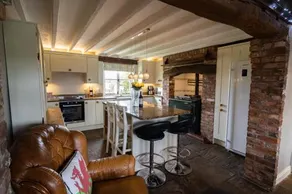 Welsh Cottage with Hot Tub - Jubilee House - Image 2