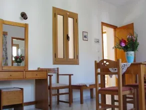 Alexandra Apartments - Image 2