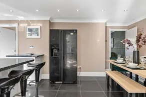 Fantastic House in Bracknell - Garden - Games room - Image 2