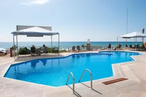 Pelago Glyfada Seafront Beach House - Image 3