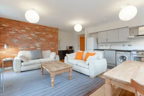 Spacious Stoke Newington Flat - Image 5