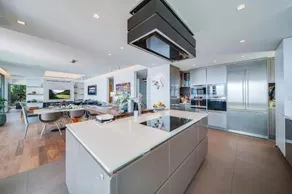 Luxurious 4-Bedroom Villa on the Shores of Geneva Lake by GuestLee - Image 5