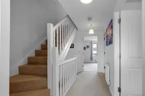 Ferndale Serviced 4 Bedroom 2 Bath house with Parking - Image 3