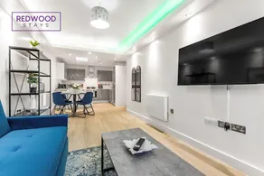 Brand New 1 Bed 1 Bath Modern Town Center Apartment Netflix By Redwood Stays - Image 5