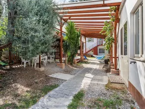 Apartment in a Beautiful Villa, Surrounded by Nature and Near the sea - Image 4