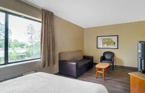 Extended Stay America Select Suites Tampa Airport Memorial - Image 4