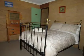 Bentwood Olive Grove Accommodation - Image 2