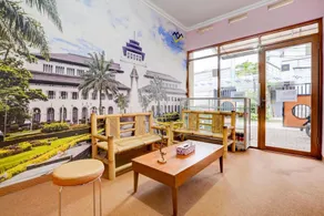 Radio Backpacker Guesthouse - Image 3