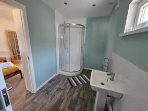 Cosy Apartment That Sleeps 3, Pets Welcome - Image 4