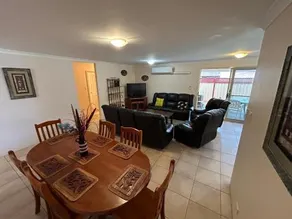 Geraldton Luxury Vacation Home with free Netflix - Image 5