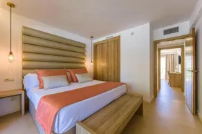 Zafiro Park Cala Mesquida - Image 3