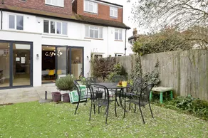 Wonderful Family Home With Garden Near Twickenham by Underthedoormat - Image 5