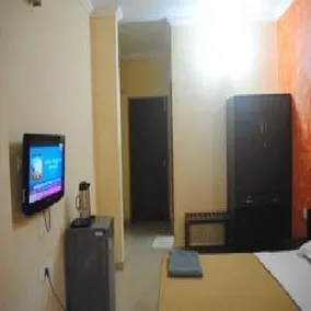Shivam Resort by OYO Rooms - Image 4