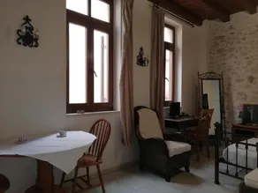 Nakli Traditional Guesthouse - Image 4
