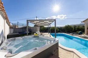 Beautiful Holiday Home Villa Luka - Image 2