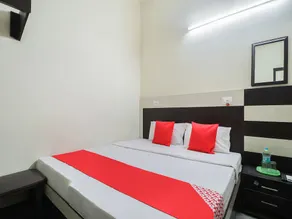 Royal Guest House by OYO Rooms - Image 2