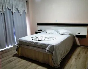 Schafer Hotel - Image 3