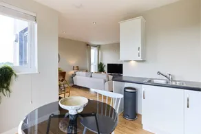 The Enfield Sanctuary - Modern 1bdr Flat With Balcony - Image 2