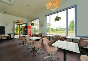 Americas Best Value Inn - Image 3
