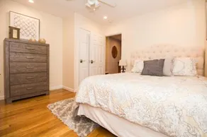 Sunny spacious 2 bed plus den MBTA mins to Boston - Image 5