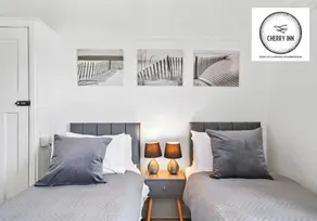 3 Bedroom House with Parking & Garden By Cherry Inn Short Lets & Serviced Accommodation Cambridge - Image 2