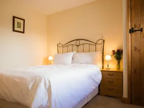 Gallery Barn Burford - Image 3