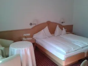Hotel Pension Flora - Image 2