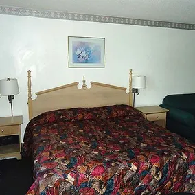 Magnuson Hotel Summerton - Image 4