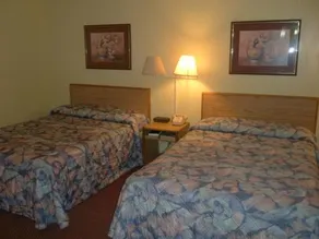 Budget Inn - Image 3