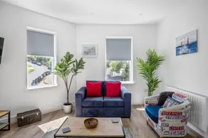 Stylish Good Location Near Tamar Bridge - Image 5