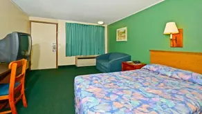 Americas Best Value Inn Covington VA - Image 2
