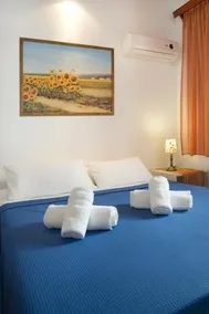 Kotronas Bay Bungalows - Image 2