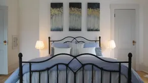 Breathtaking Modern & Luxurious B&B - Image 4