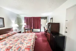 Parkway Inn Jacksonville - Image 3