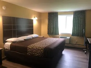 Budget Inn - Image 4