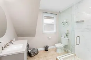 Downtown 4 Bed Room Home near PHL and UPenn with WiFi & Parking - Image 5