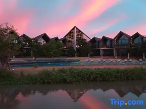 Sublimation Lakeside Night Park Junting Hotel - Image 2