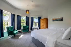 Cosy Wolf Bed & Breakfast - Image 2